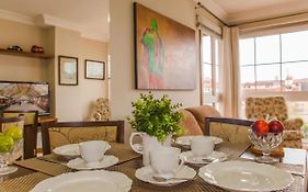 400 metros, Rua Coberta Centro - Villa Di Pietro 404